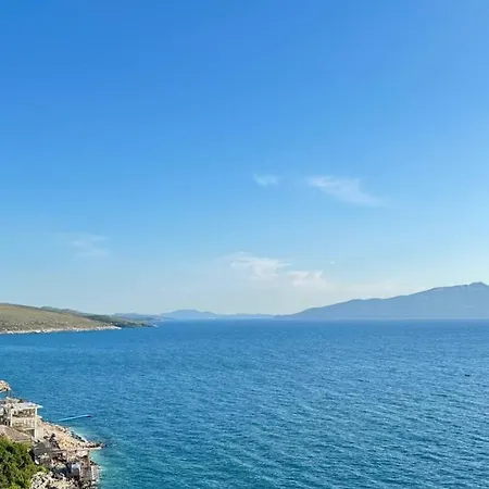 Viola Sea View Penthouse Saranda