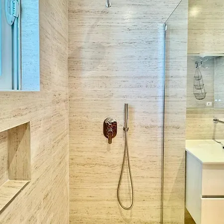 Viola Sea View Penthouse Apartament