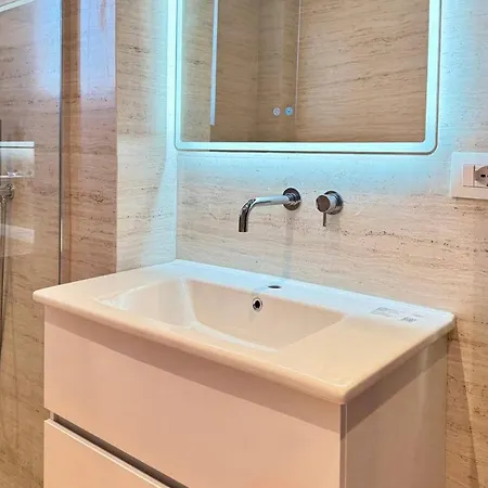 Viola Sea View Penthouse Saranda