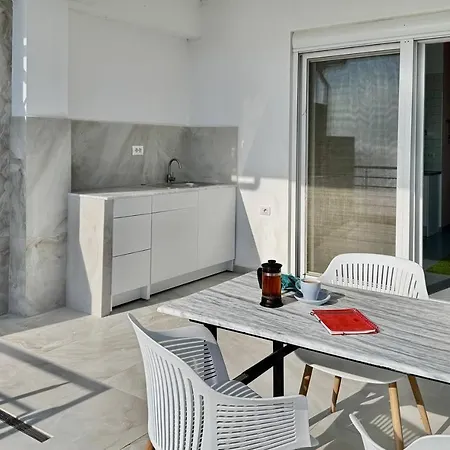 Viola Sea View Penthouse Saranda