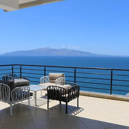 Viola Sea View Penthouse * Sarande