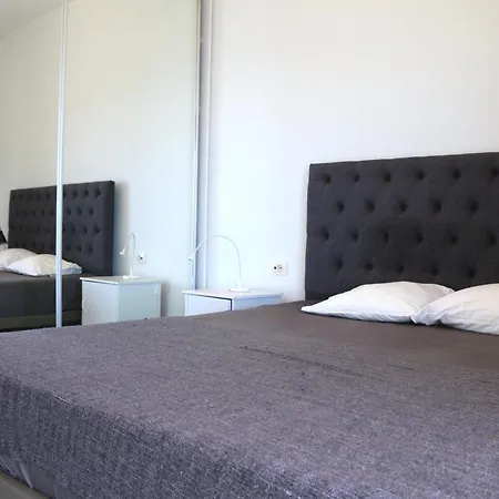 Viola Sea View Penthouse Apartment *