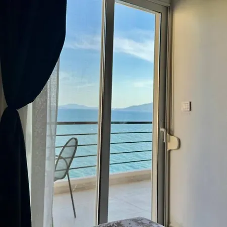 Viola Sea View Penthouse Daire Saranda